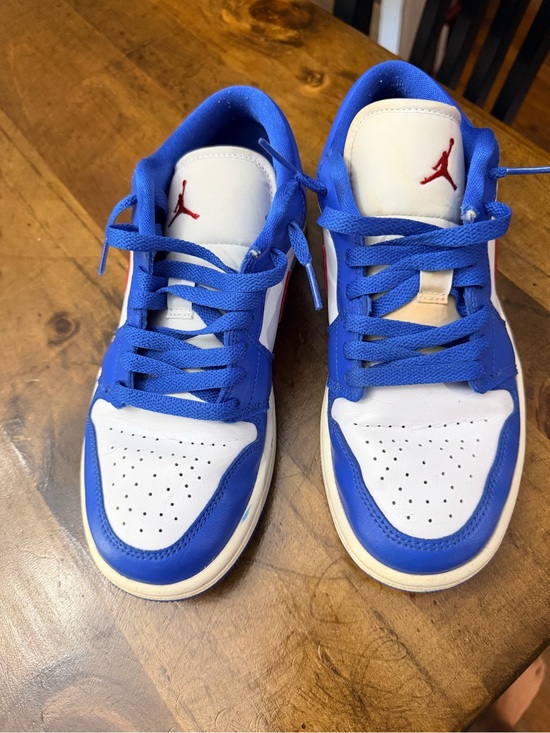 Jordan Shoes - Jordan Low Top Sneakers in Blue and White